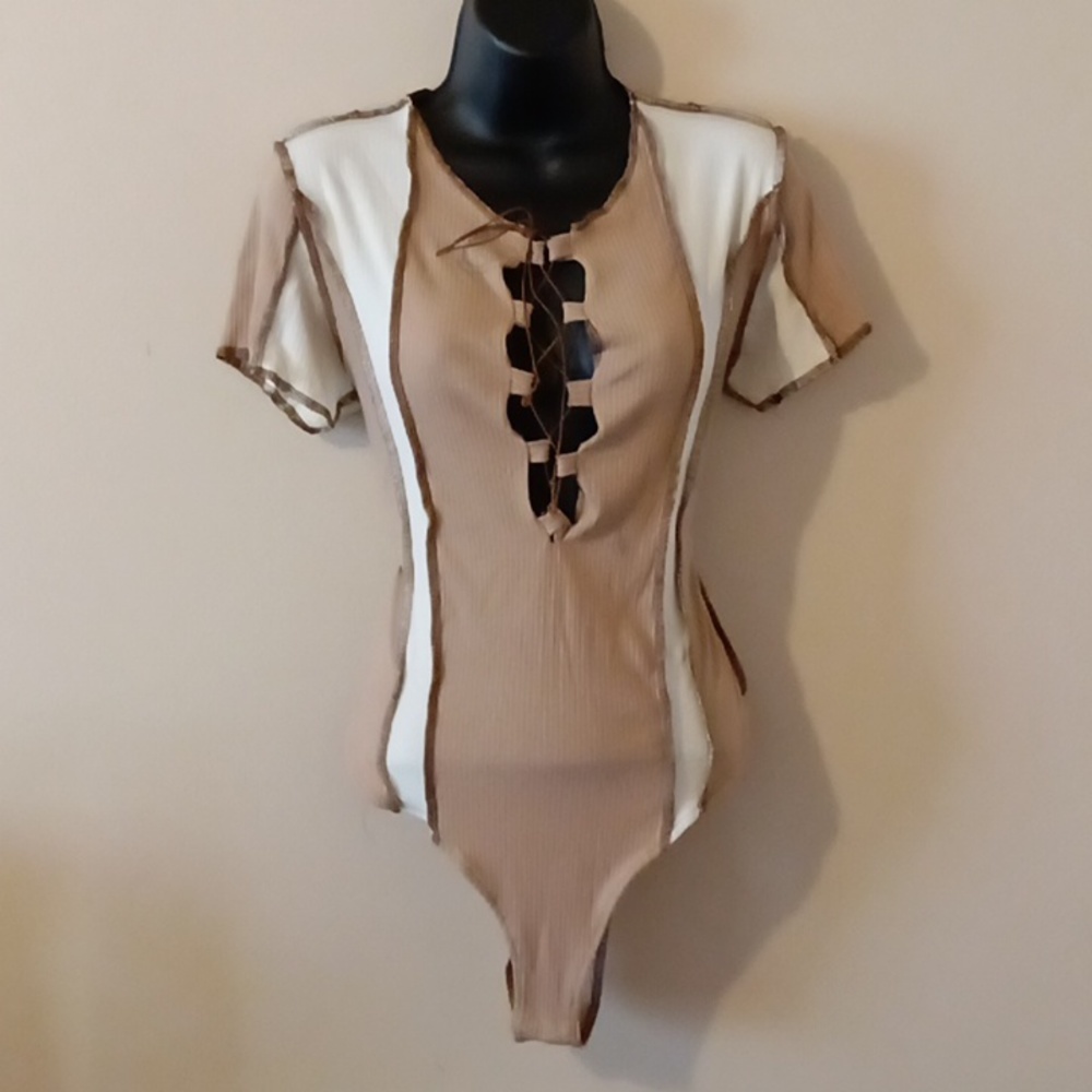 🆕NWT rue 21 tan and cream bodysuit size large